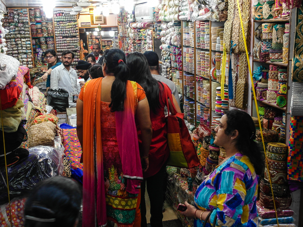 6 Best Places in Delhi To Buy Perfect Diwali Gifts