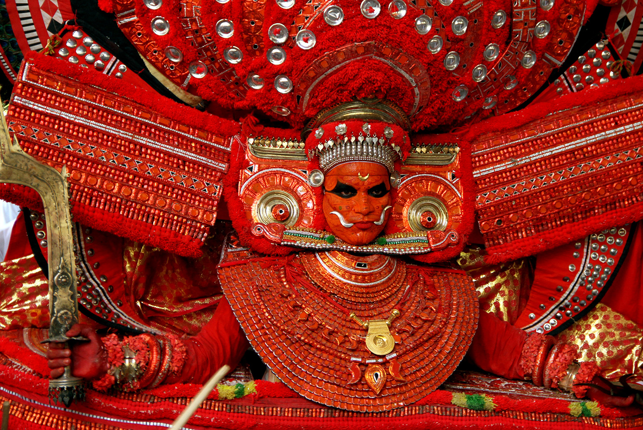 Theyyam-Folk-Art-Kerala-02