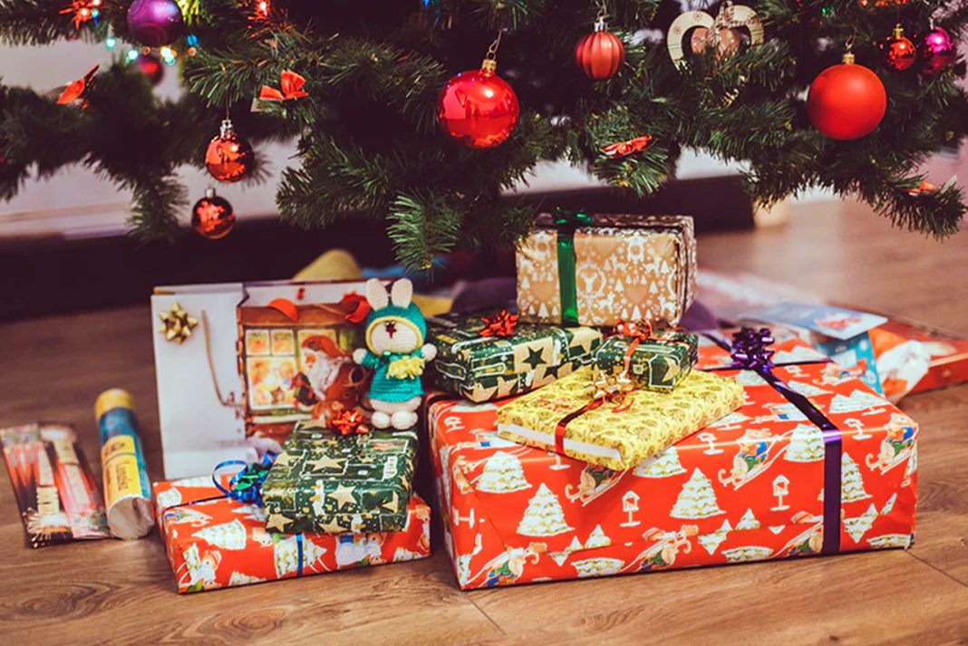 Christmas Gift Ideas for Grandparents Who Live Far Away