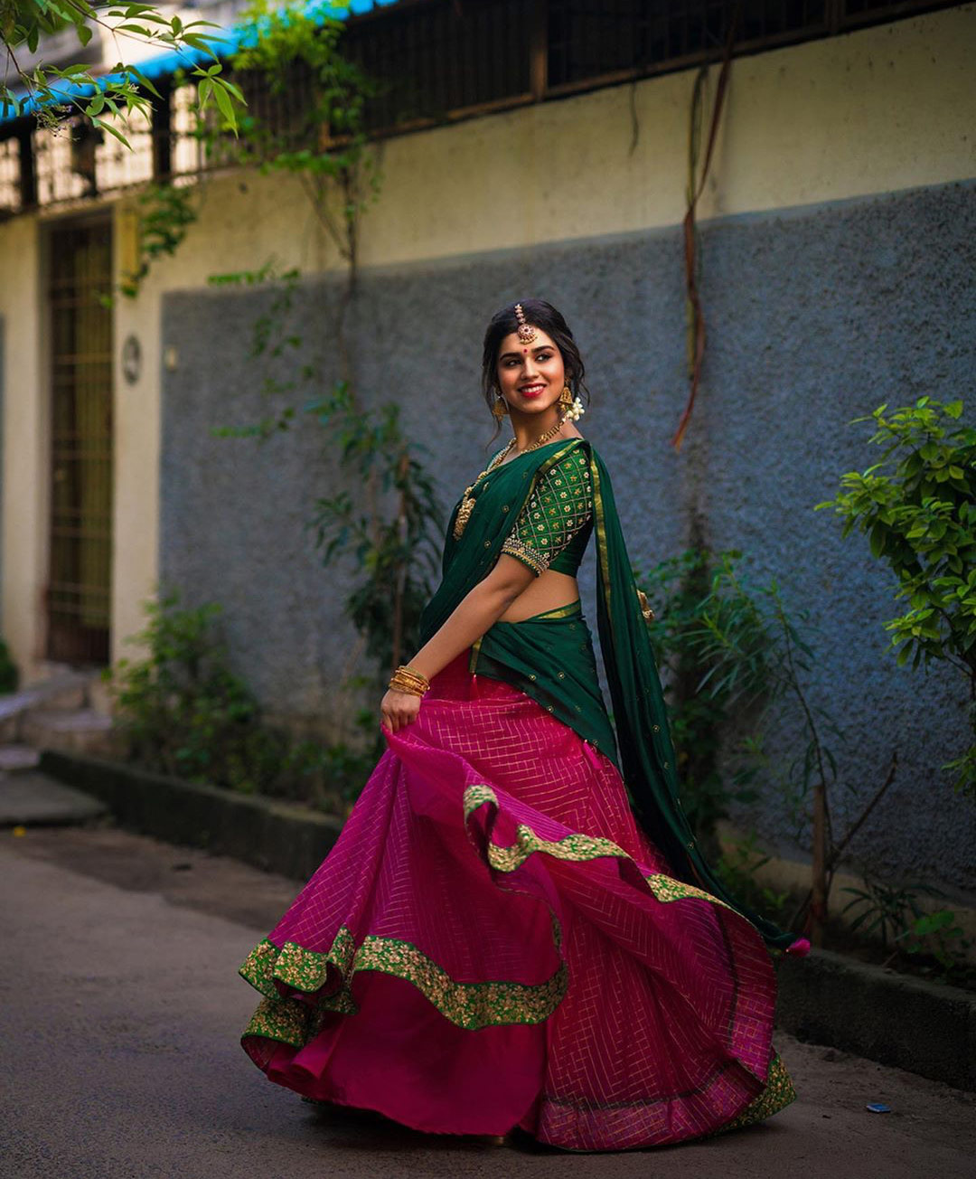 Traditional-Dresses-of-Karnataka-Langa-Davani-or-Half-sari