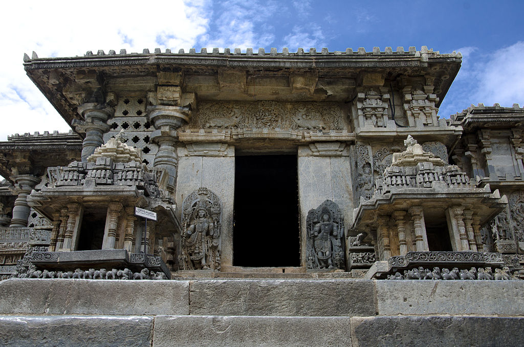 Historical Places in Karnataka-Hoysaleswara Temple