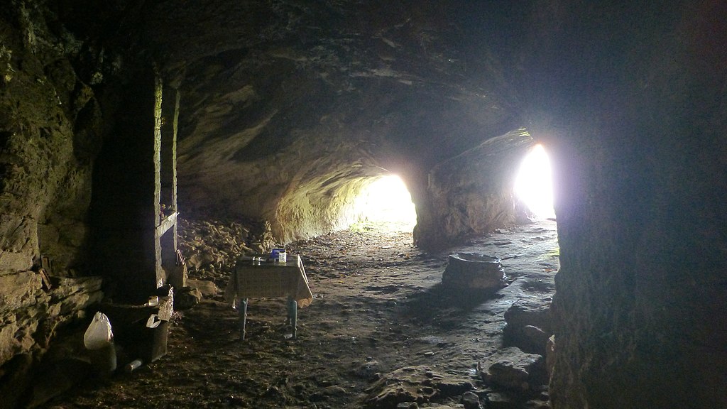 Historical Places in Karnataka-Kavala Caves