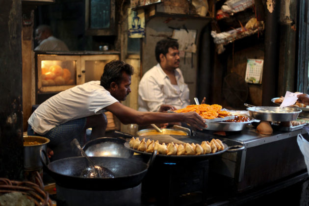 Top 15 Street Food of Kolkata You Must Try When You Visit the City, the