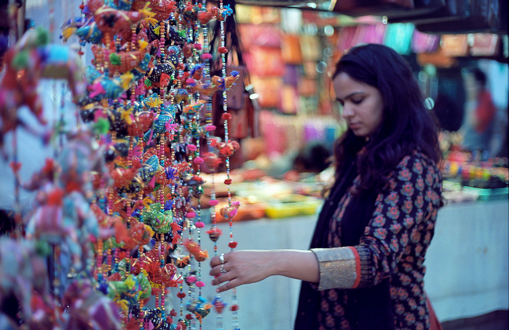 10 Best Places for Shopping in Delhi You Should Have on Your List